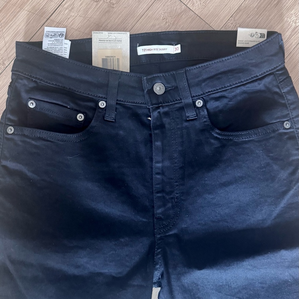 ✨ Levi’s 721 High-Rise Skinny Jeans – Women’s Size 30 – NWT